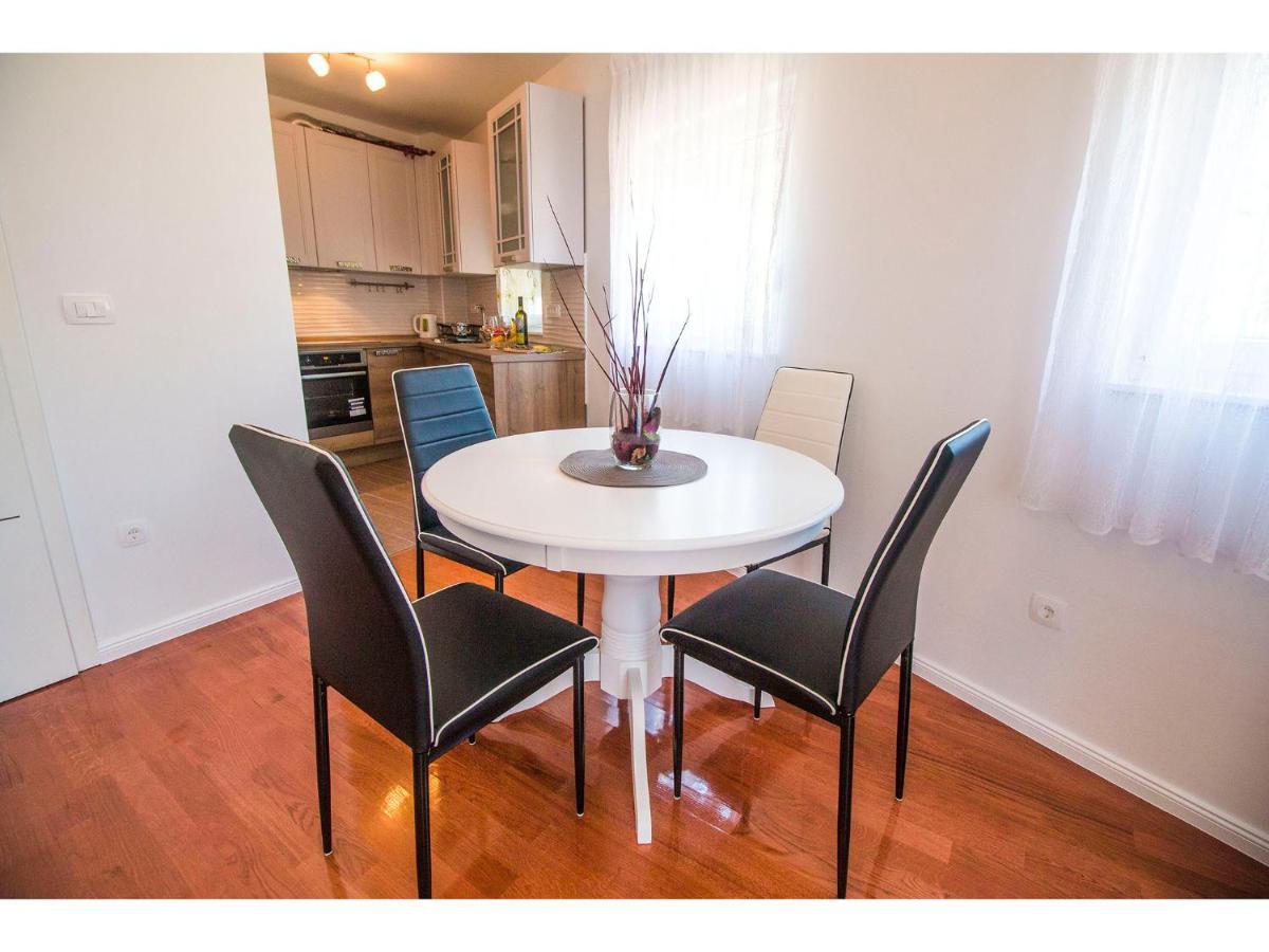 Apartma Olive Tree *